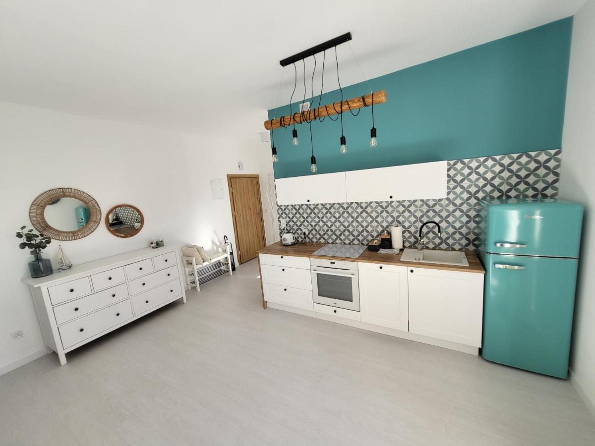 Apartament Przy Jeziorze บอร์น ซูลิโนโว ภายนอก รูปภาพ